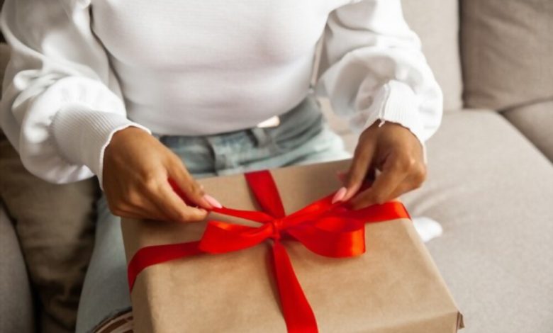 If you're wondering how to send gifts online to Arizona, don't worry! This blog article has the perfect solution for you.